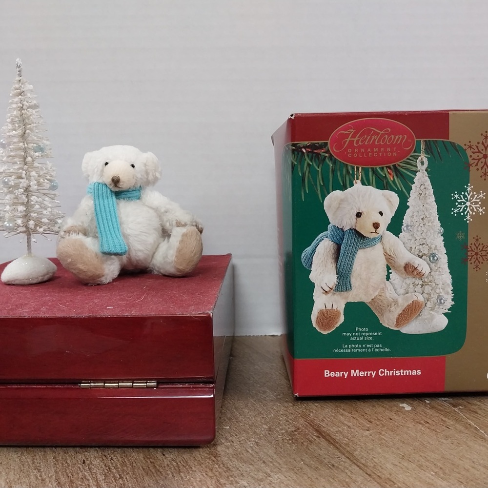 Carlton Cards Berry Merry Christmas Ornament #62